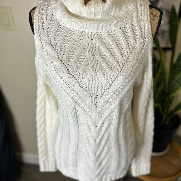 American Rag Knit Sweater - Picture 5 of 8